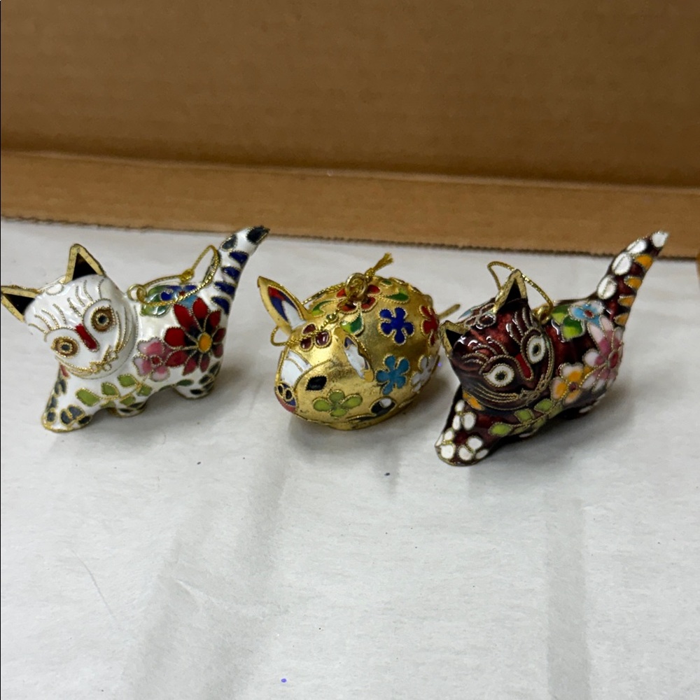 ⭐️vintage Chinese cloisonné cat figurines & a Guinea Pig?